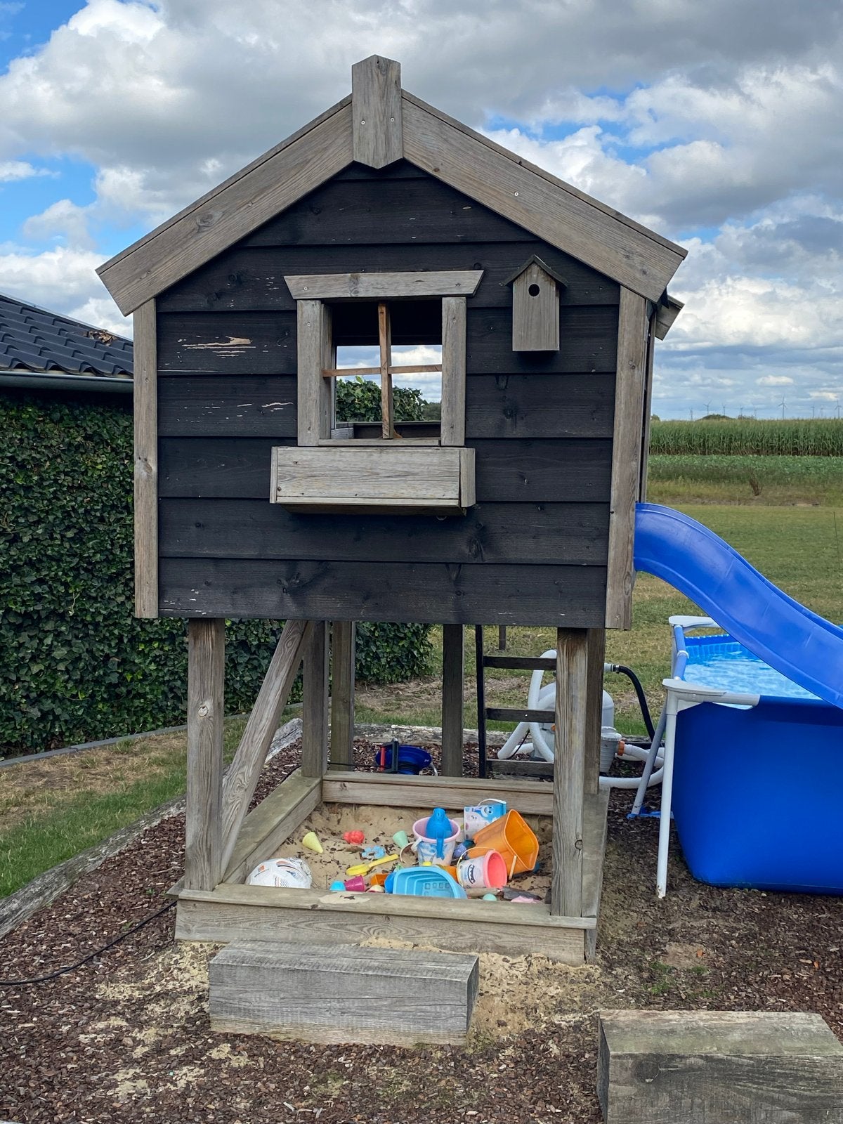 Houten speelhuisje met zandbak (exclusief glijbaan), Ophalen, Gebruikt, Hout