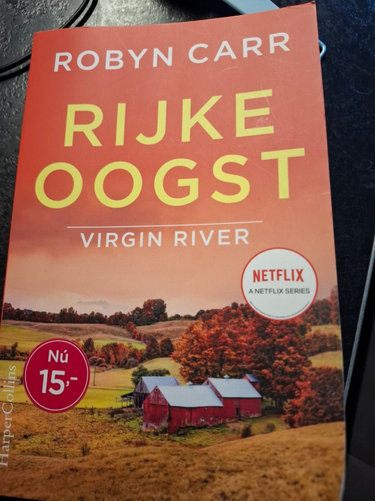 Robyn Carr - Rijke oogst, Boeken, Literatuur, Zo goed als nieuw, Ophalen of Verzenden
