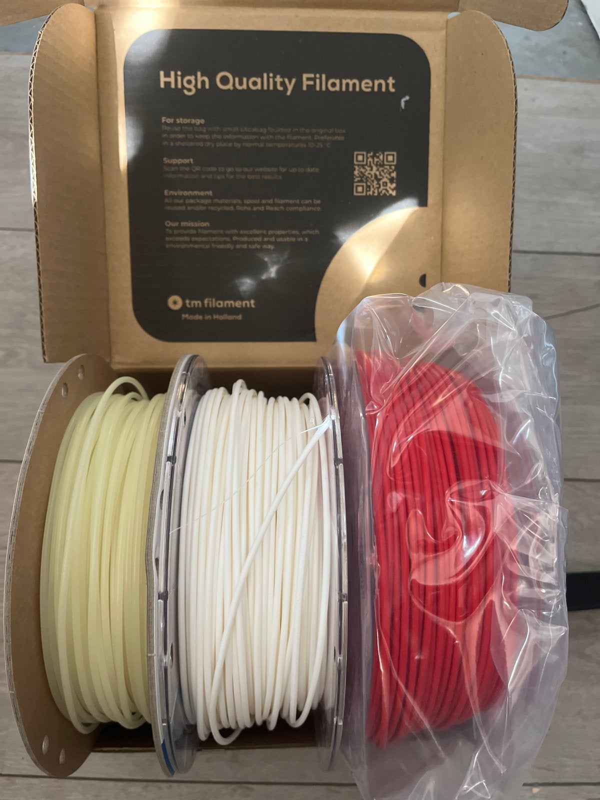 3 rollen 2,85mm filament (glow in the dark, wit, rood), Computers en Software, 3D Printers, Ophalen of Verzenden, Gebruikt, Filament