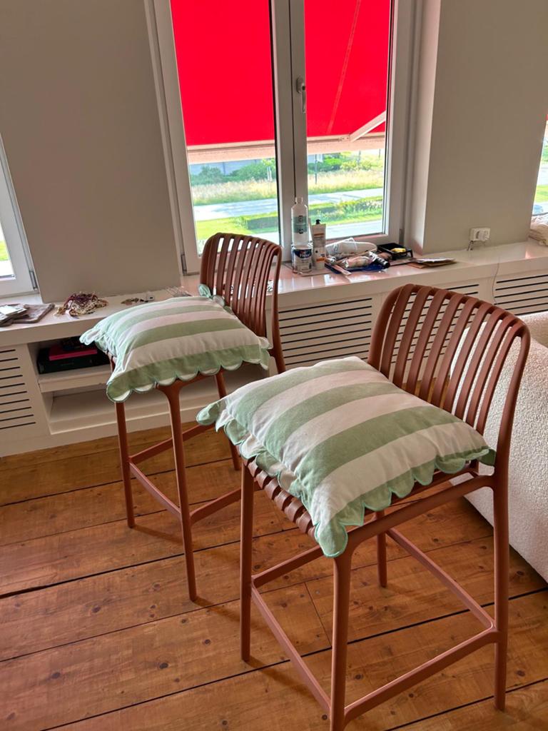 Oranje barkruk 50 x 103 x 54 (Goossens), Huis en Inrichting, Barkrukken, 2 krukken, Ophalen, Zo goed als nieuw, 60 tot 90 cm