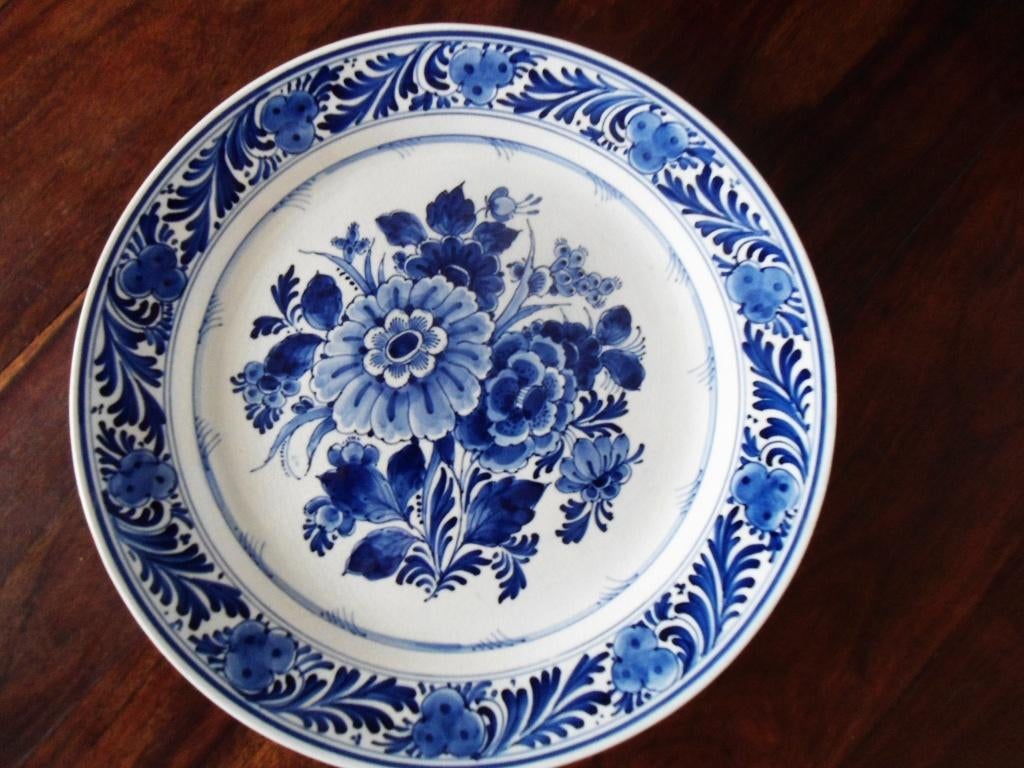 Puntgaaf delfts blauw wandbord doorsnede 25 cm. nr. 1504, Antiek en Kunst, Antiek | Wandborden en Tegels, Ophalen