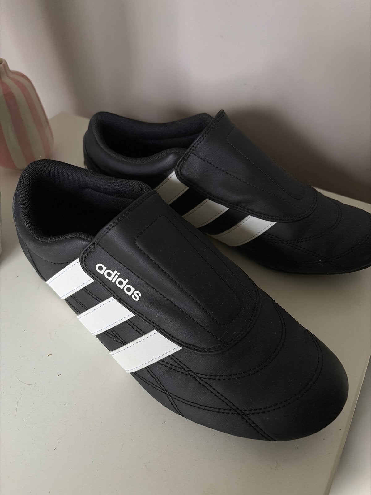 Adidas Taekwondo Schoenen Zwart Wit - Maat US 9 / UK 7.5, Ophalen of Verzenden, Zo goed als nieuw, Taekwondo, Vechtsportschoenen