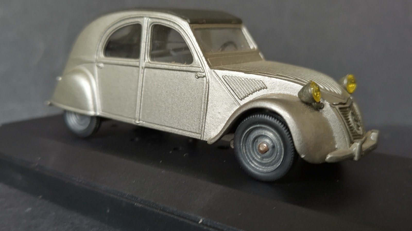 Citroen 2cv ribbelkap 1:43 Vitesse Pol, Overige merken, Auto, Verzenden, .
