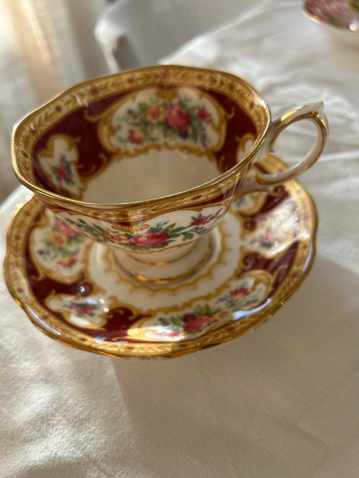 Royal Albert lady Hamilton, Ophalen of Verzenden