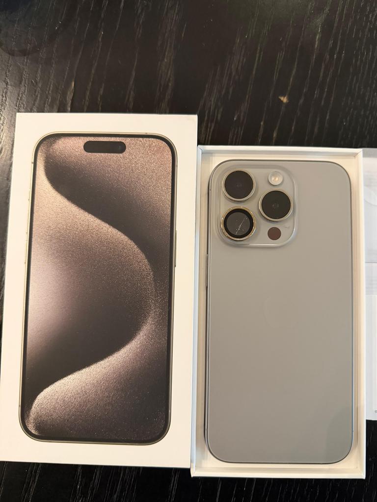 iPhone 15 Pro - Zeer goede staat, lichte gebruikerssporen, Gebruikt, 81 %, Grijs, IPhone 15 Pro