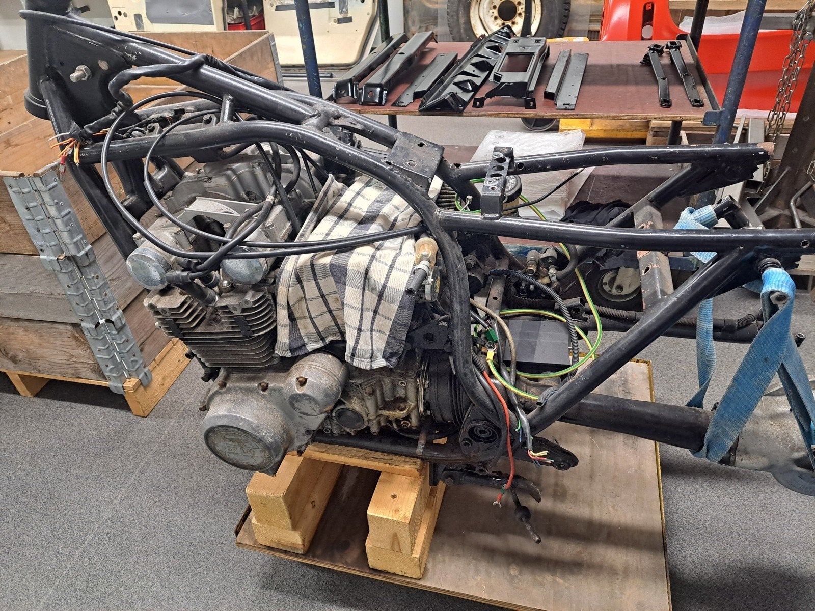 project Suzuki cafe racer met heftafel, Motoren, Ophalen, Gebruikt