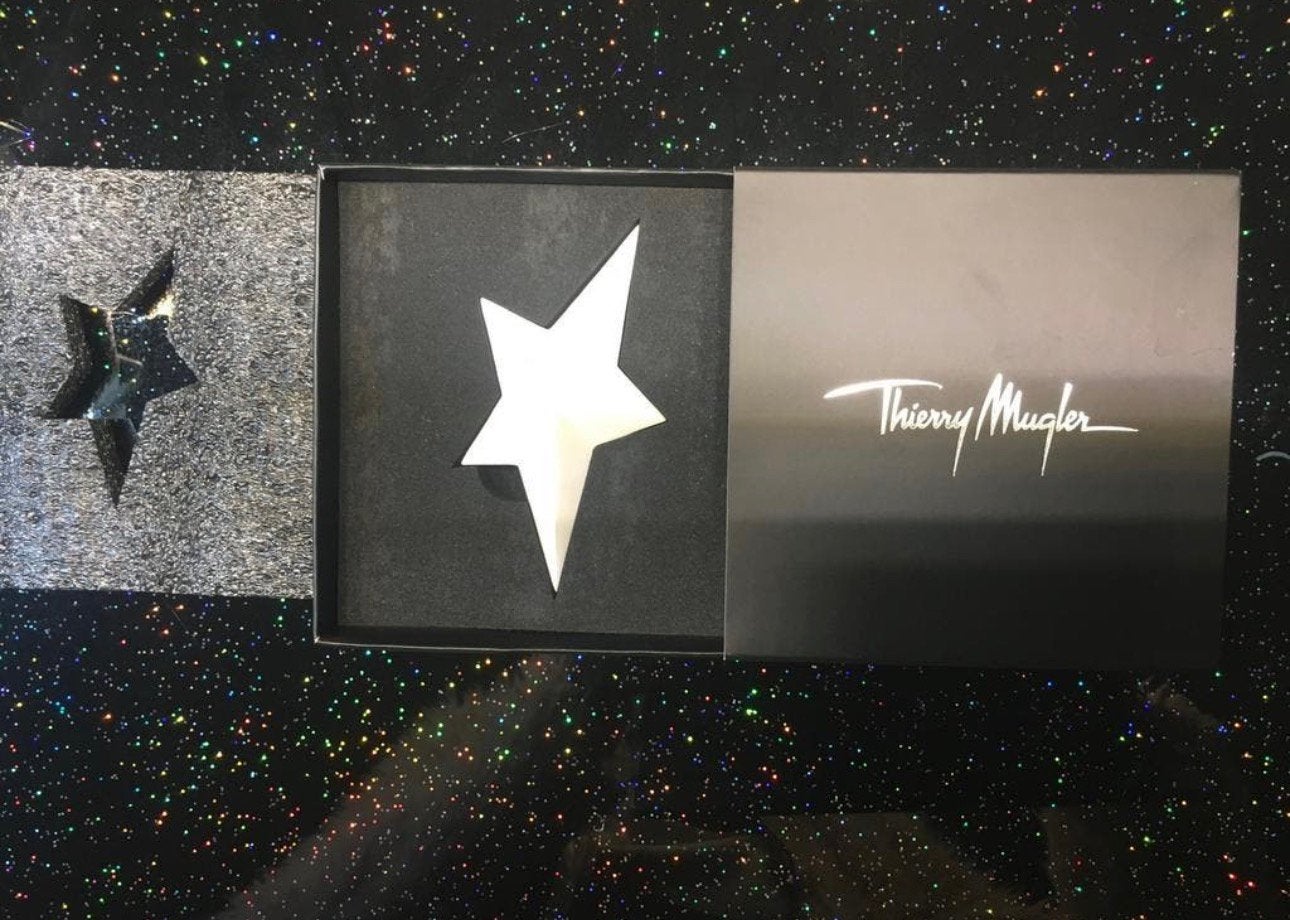 Mooie keramiek angel van Thierry Mugler in mooie doos Nieuw, Verzamelen, Parfumverzamelingen, Verzenden, Nieuw, Toebehoren