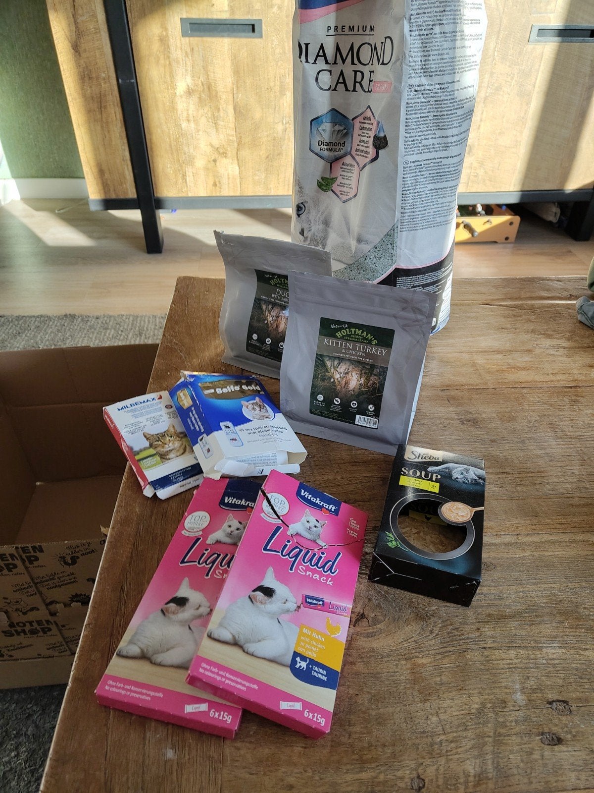 kattenbrokken, liquid snacks, grit etc, Ophalen