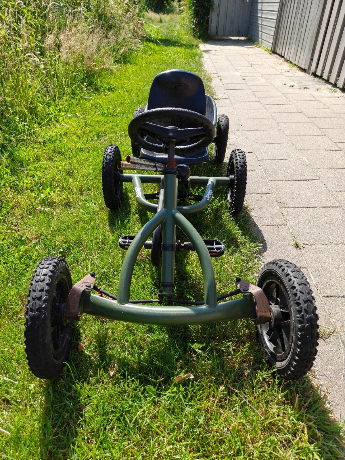Berg Buddy JEEP skelter met aanhanger, Kinderen en Baby's, Speelgoed | Buiten | Skelters, Ophalen, Gebruikt, Berg, Met kar of aanhanger