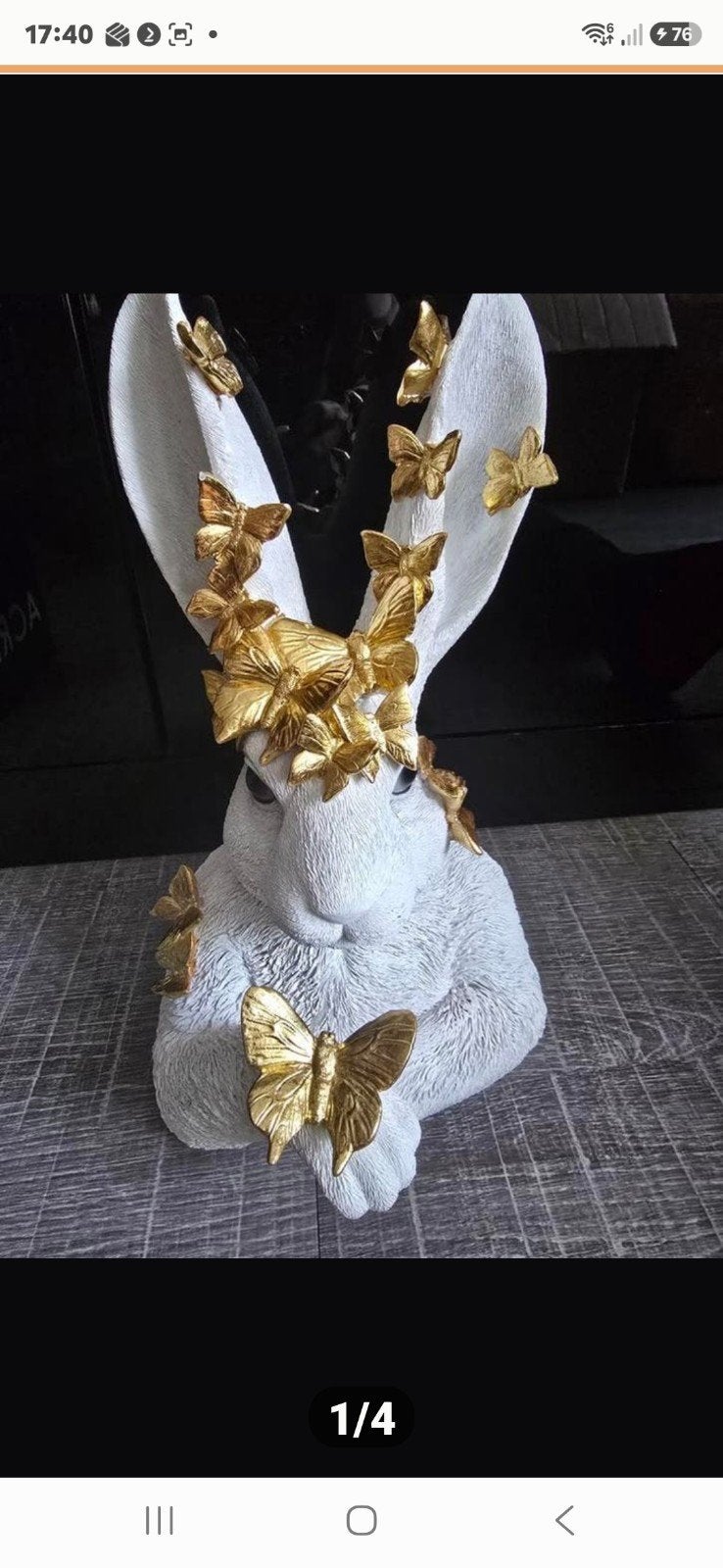 Een prachtig konijnenbeeld, gedecoreerd met gouden vlinders, Ophalen of Verzenden, Nieuw, Dier