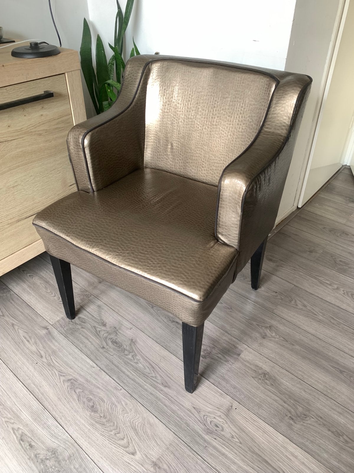 Satelliet Design Fauteuil / Armstoel – Metallic Brons, Huis en Inrichting, Stoelen, Overige materialen, Gebruikt, Overige kleuren