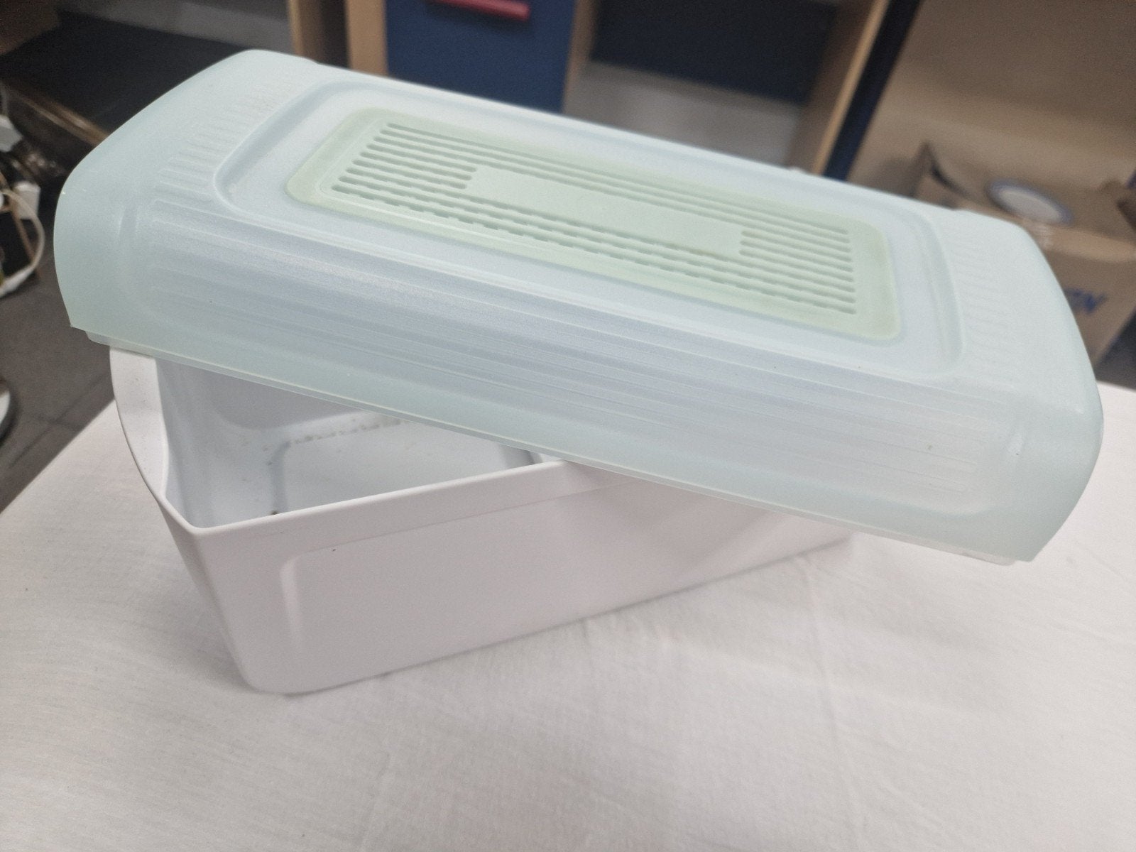 Tupperware Broodbak - Houd je brood langer vers!, Ophalen of Verzenden, Gebruikt, Groen, Bus of Trommel
