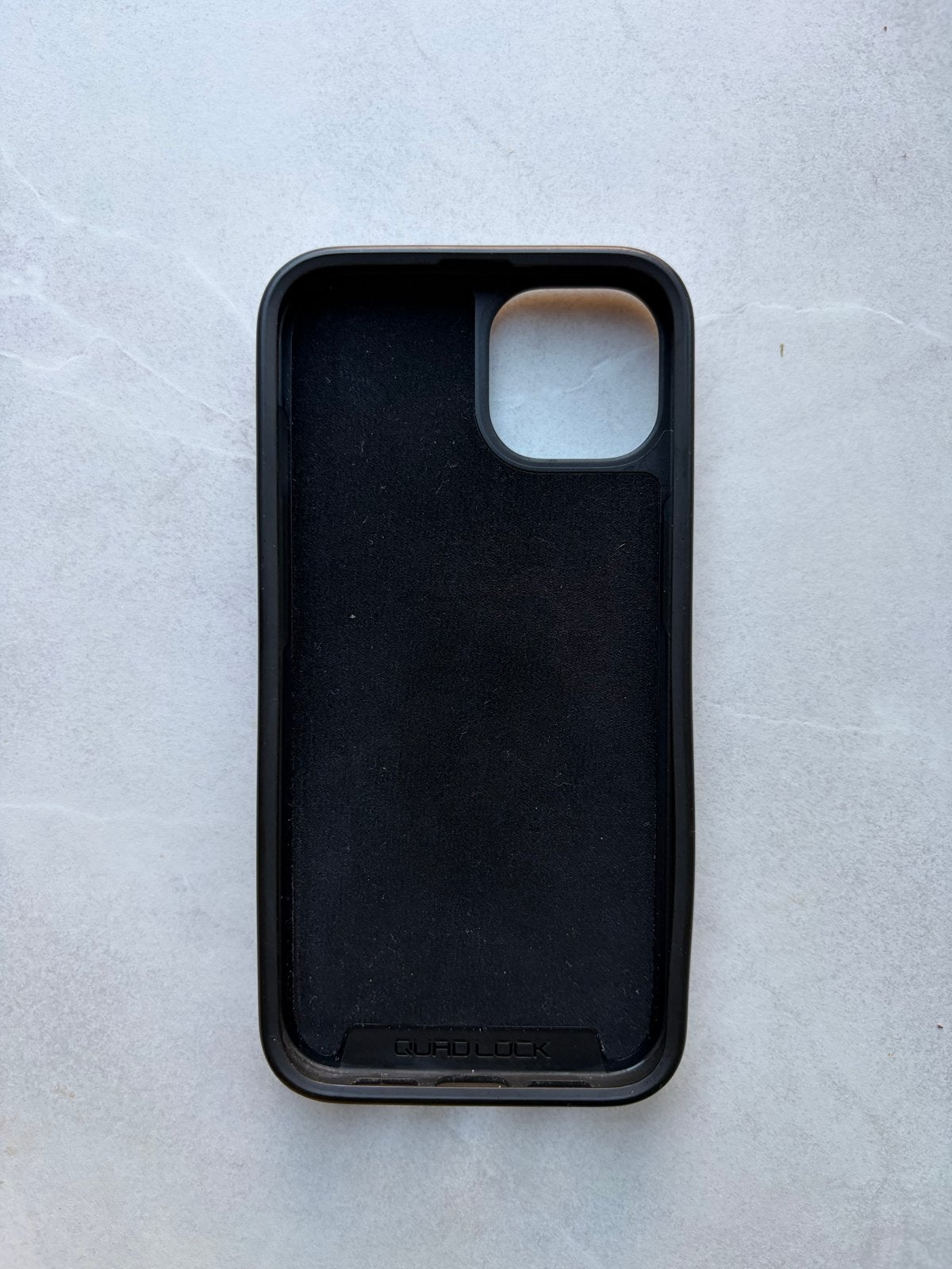 Quad Lock Hoesje voor iPhone 13, Zwart, Kunststof, Quad Lock, Hoesje of Tasje, Ophalen of Verzenden