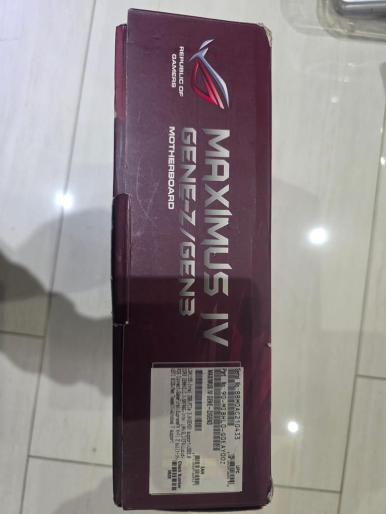 ASUS ROG Maximus IV Gene-Z/GEN3 Moederbord met CPU, Computers en Software, Moederborden, Gebruikt, Intel, DDR3, Ophalen of Verzenden