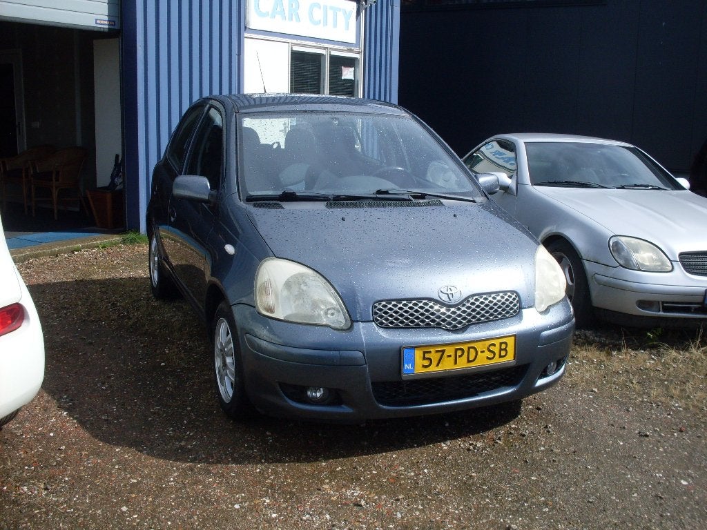 Toyota Yaris 1.3 16V Vvti 5DR Linea Terra 2004 Blauw, Auto's, Voorwielaandrijving, 880 kg, 4 cilinders, Origineel Nederlands