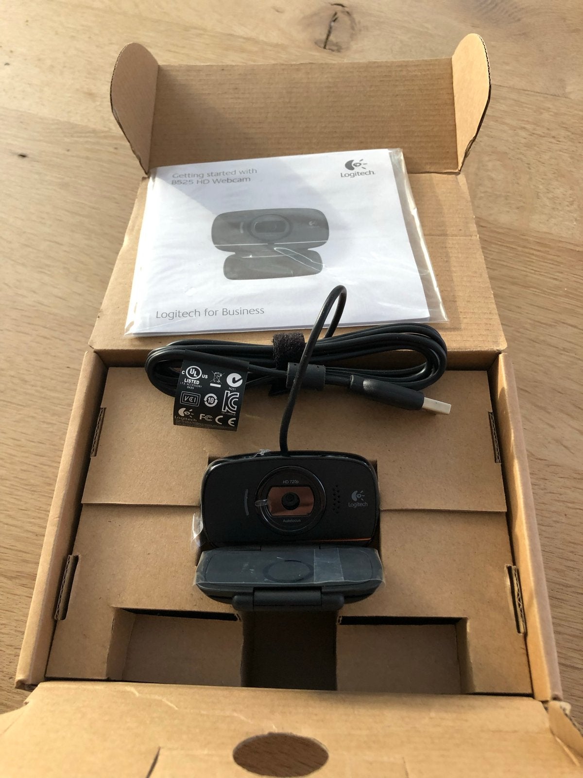 Logitech B525 HD Webcam - Nieuw in doos, Nieuw, Ophalen of Verzenden, Windows, Monitorclip