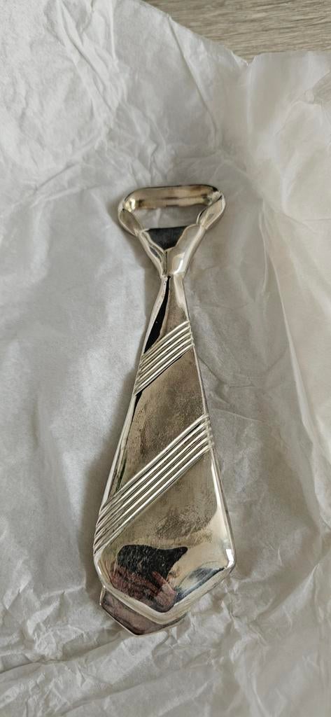 Vintage verzilverde flesopener in de vorm van een stropdas, Antiek en Kunst, Antiek | Overige Antiek, Ophalen of Verzenden