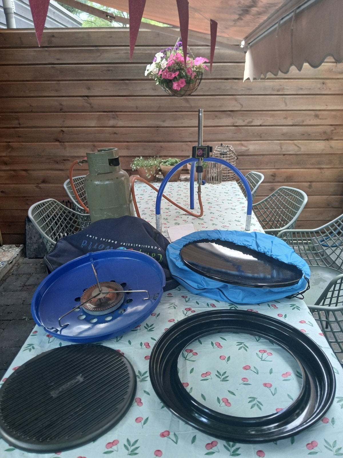 Skottelbraai met accessoires en gasfles, Ophalen, Gebruikt