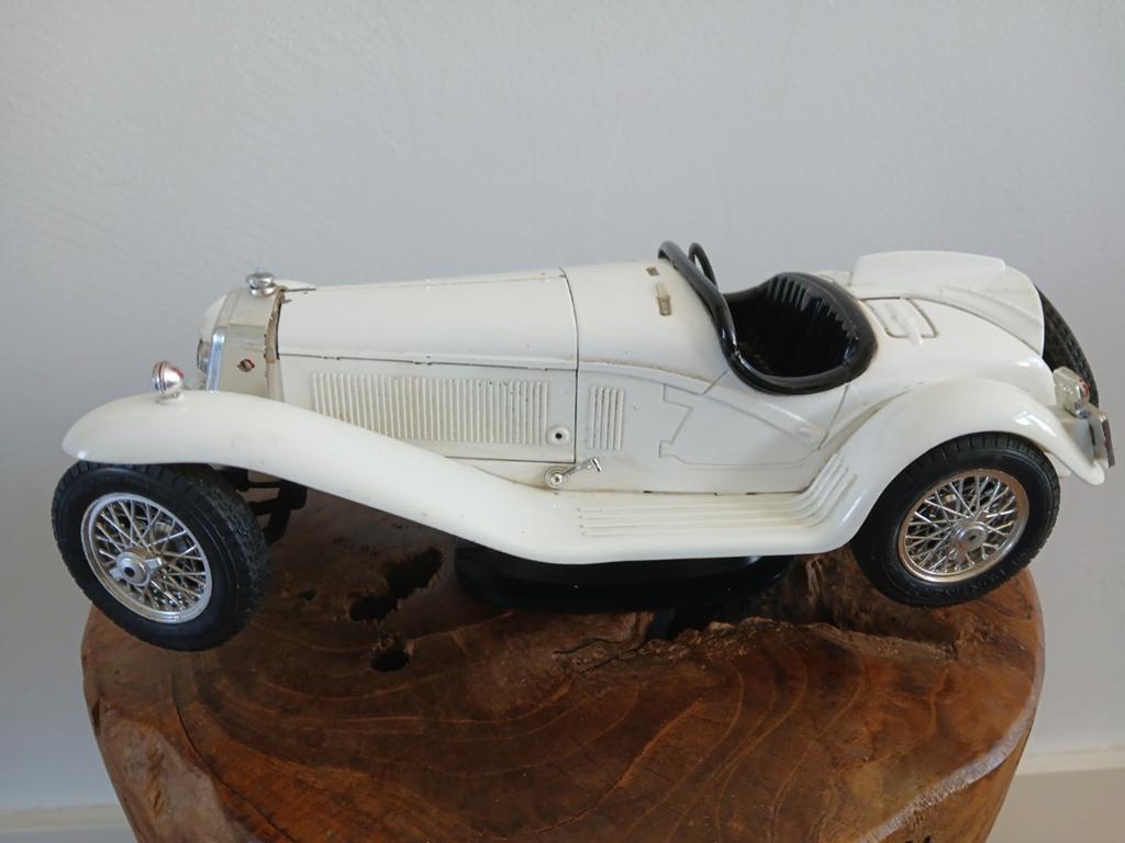 BURAGO 1/18 Alfa Romeo 2300 Spider (1932) Modelauto, Hobby en Vrije tijd, Modelauto's | 1:18, Ophalen of Verzenden, Gebruikt, Auto