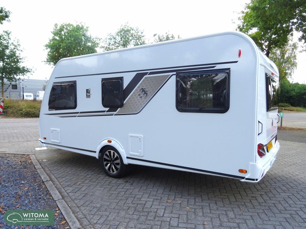 Knaus Sudwind Black Selection 460 EU 2de pinksterdag open hu, Standaardzit, Bedrijf, 4 tot 5 meter, Schokbreker