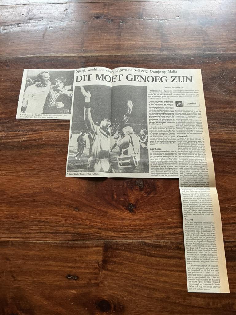 Voetbal krantenartikel Nederland Malta dec 1983 Gullit, Ophalen of Verzenden, Knipsel(s)