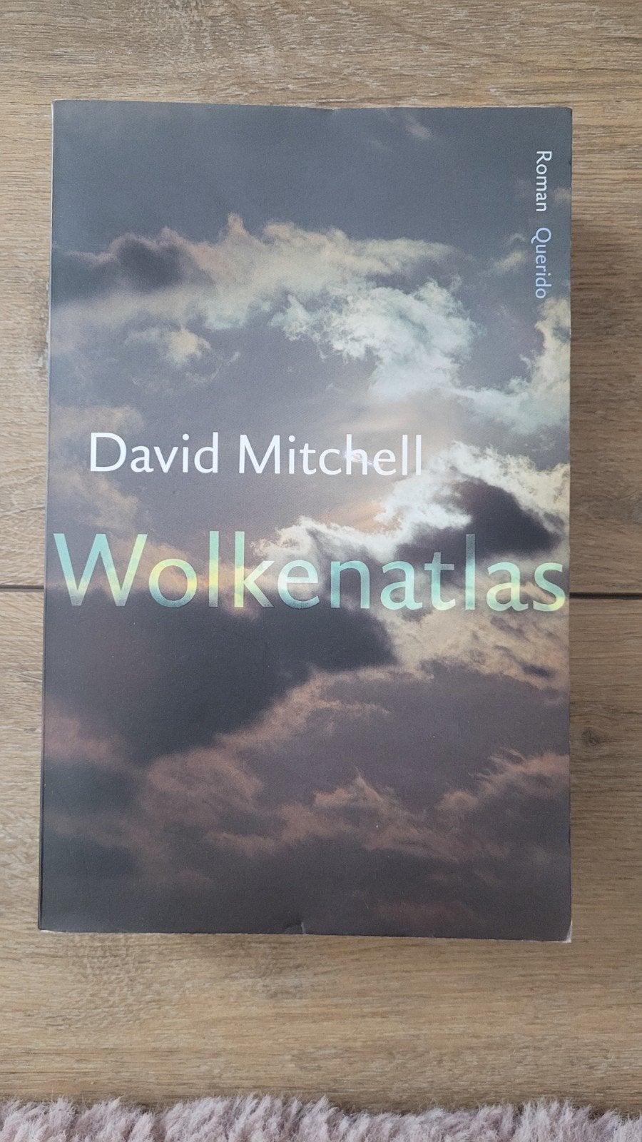 Wolkenatlas - David Mitchell (Roman Querido), Ophalen of Verzenden, Zo goed als nieuw, David Mitchell, Nederland