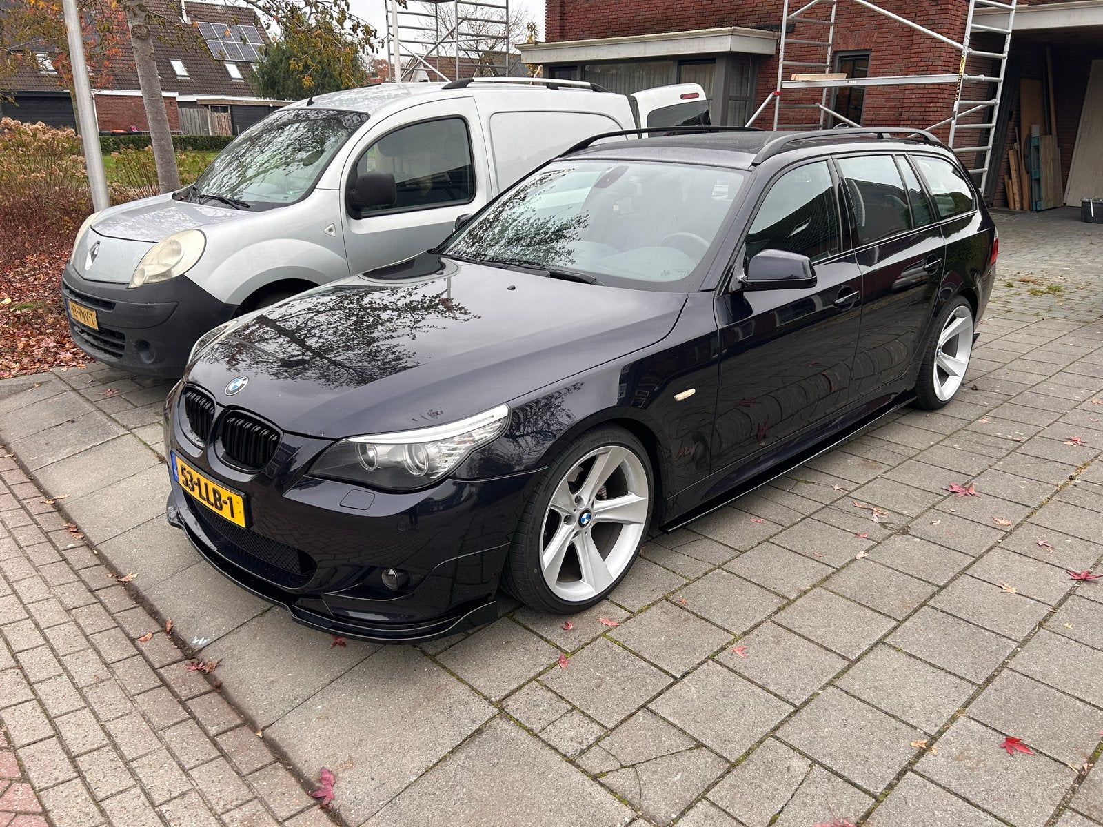 BMW 5-Serie 2.0 I 520 Touring 120KW AUT 2010 Zwart, Automaat, Achterwielaandrijving, 4 cilinders, Stationwagon