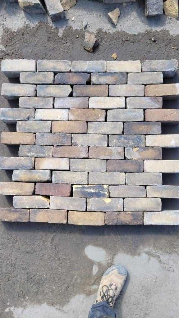 Oud gebakken klinkers, dikformaat, bronze mix op pallets, Gebruikt, Keramiek, Klinkers, DeStenenMan