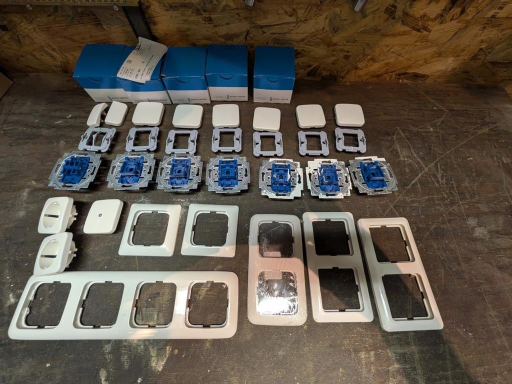 Schakel materiaal. Dimmers. O. a. Busch Jäger., Ophalen, Nieuw