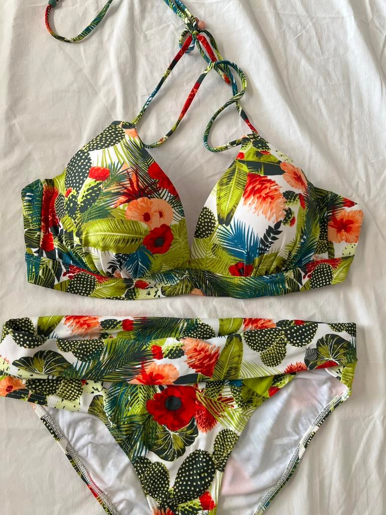 Nieuw Beachlife 40 42 E cup bikini Groen wit rood, Beachlife, Nieuw, Ophalen of Verzenden, Bikini