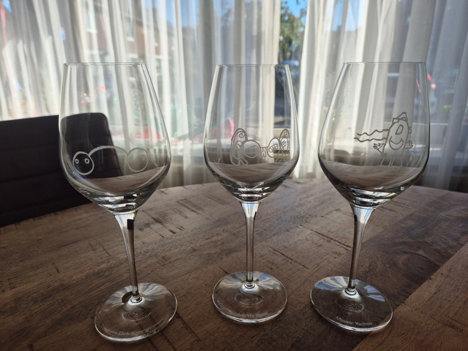 Set van 3 unieke wijnglazen met grappige tekeningen, Overige typen, Ophalen, Zo goed als nieuw, Glas
