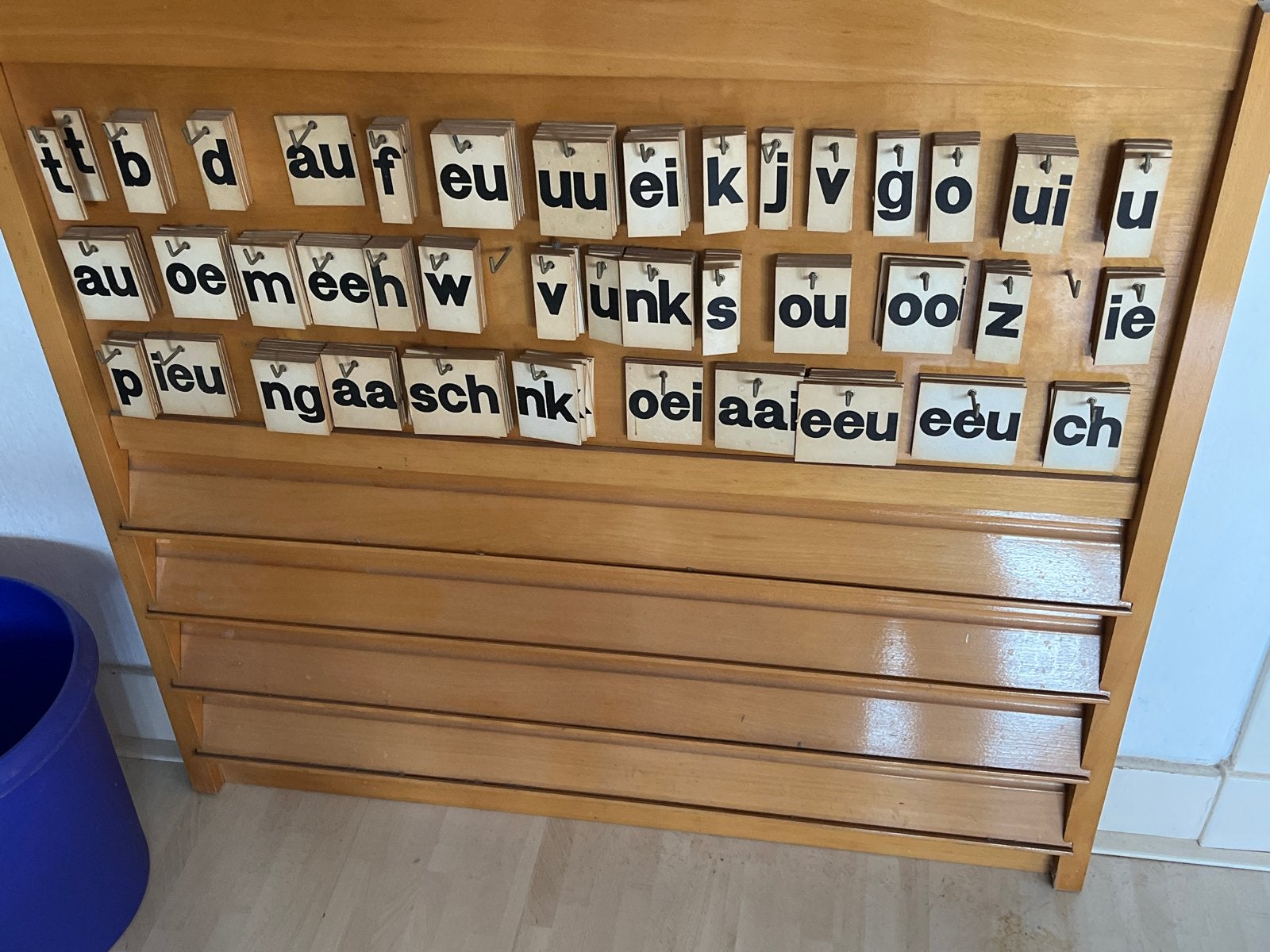 Houten letterbord met losse letters en klanken, Ophalen of Verzenden, Gebruikt, Taal en Lezen
