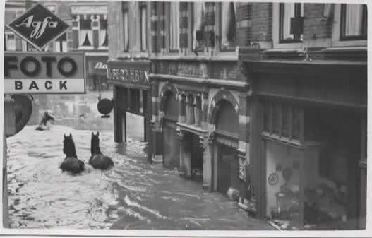 Vlissingen Sint Jacobsstraat Watersnood 1953 fotokaart, Verzenden, 1940 tot 1960, Gelopen, Zeeland