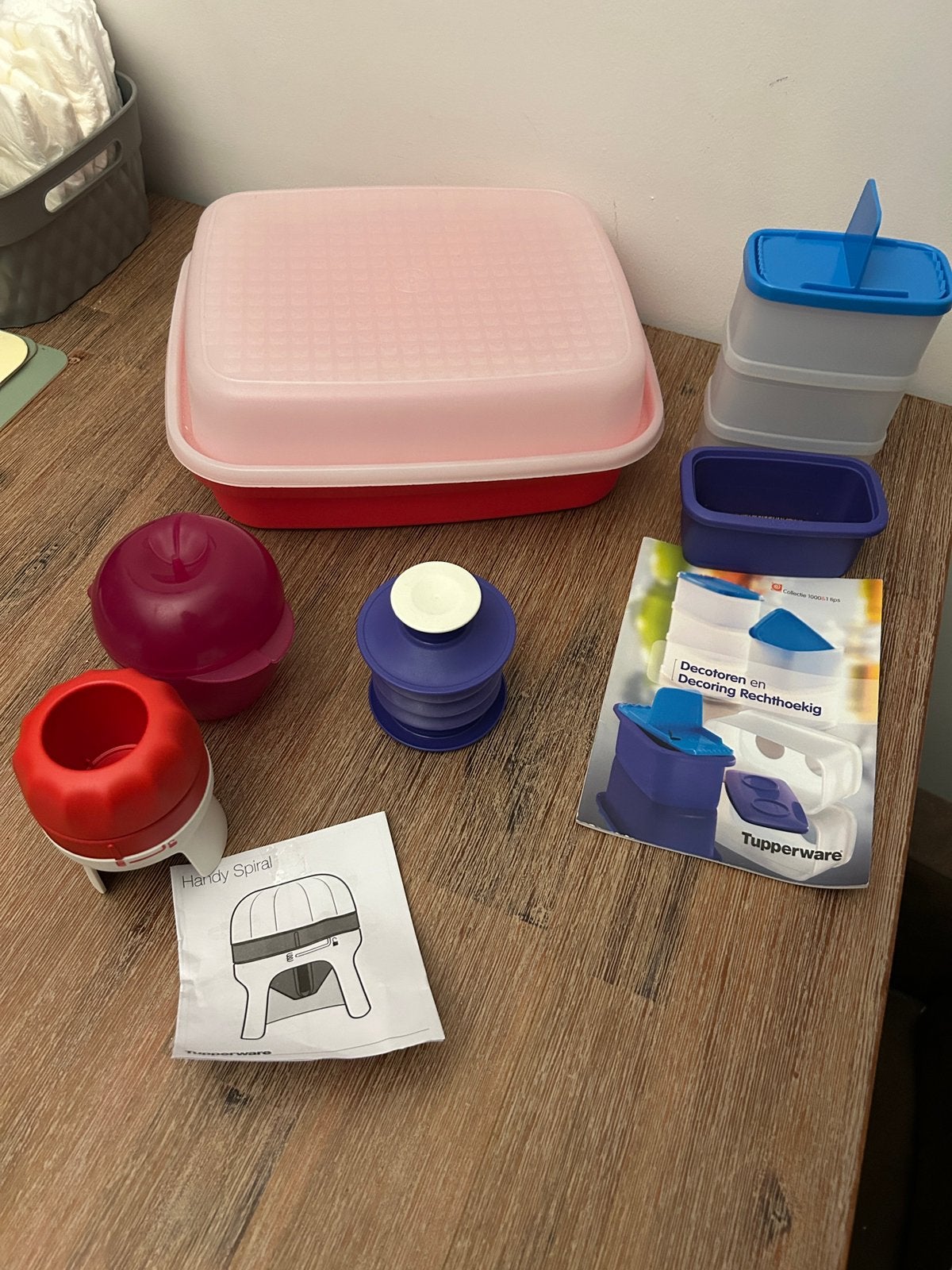 Diverse Tupperware te koop nieuw of 1 keer gebruikt, Ophalen of Verzenden, Zo goed als nieuw, Rood, Overige typen