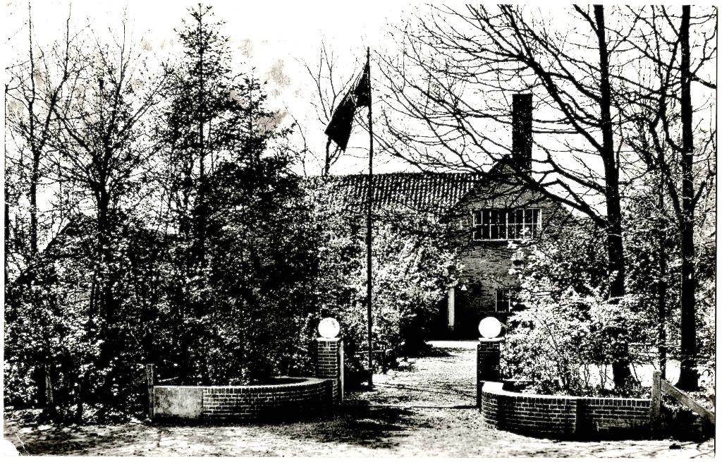 Arnhem (Gel), Jeugdherberg Alteveer, verstuurd 1957,, Verzamelen, Ansichtkaarten | Nederland, Verzenden, 1940 tot 1960, Gelopen