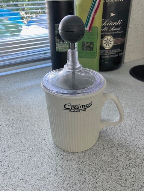 Cappuccino Creamer Frabosk Italy, melkopschuimer, Witgoed en Apparatuur, Melkopschuimers, Ophalen of Verzenden, Gebruikt, Handmatige melkopschuimer