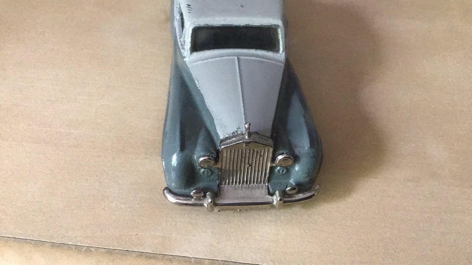 DINKY TOYS ROLLS ROYCE SILVER WRAITH ENGLAND + LOGO VOOROP, Ophalen of Verzenden, Zo goed als nieuw, Auto, Dinky Toys