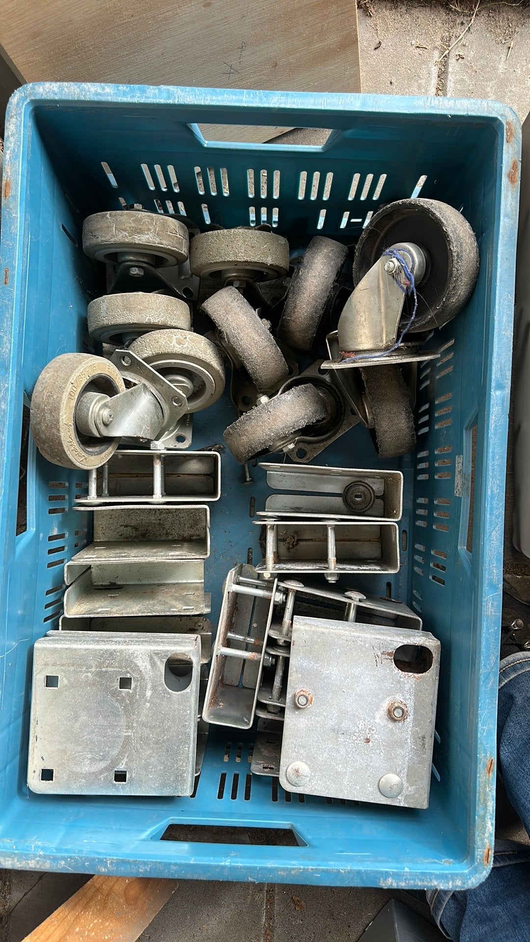 Wielen rolcontainer, Ophalen, Gebruikt
