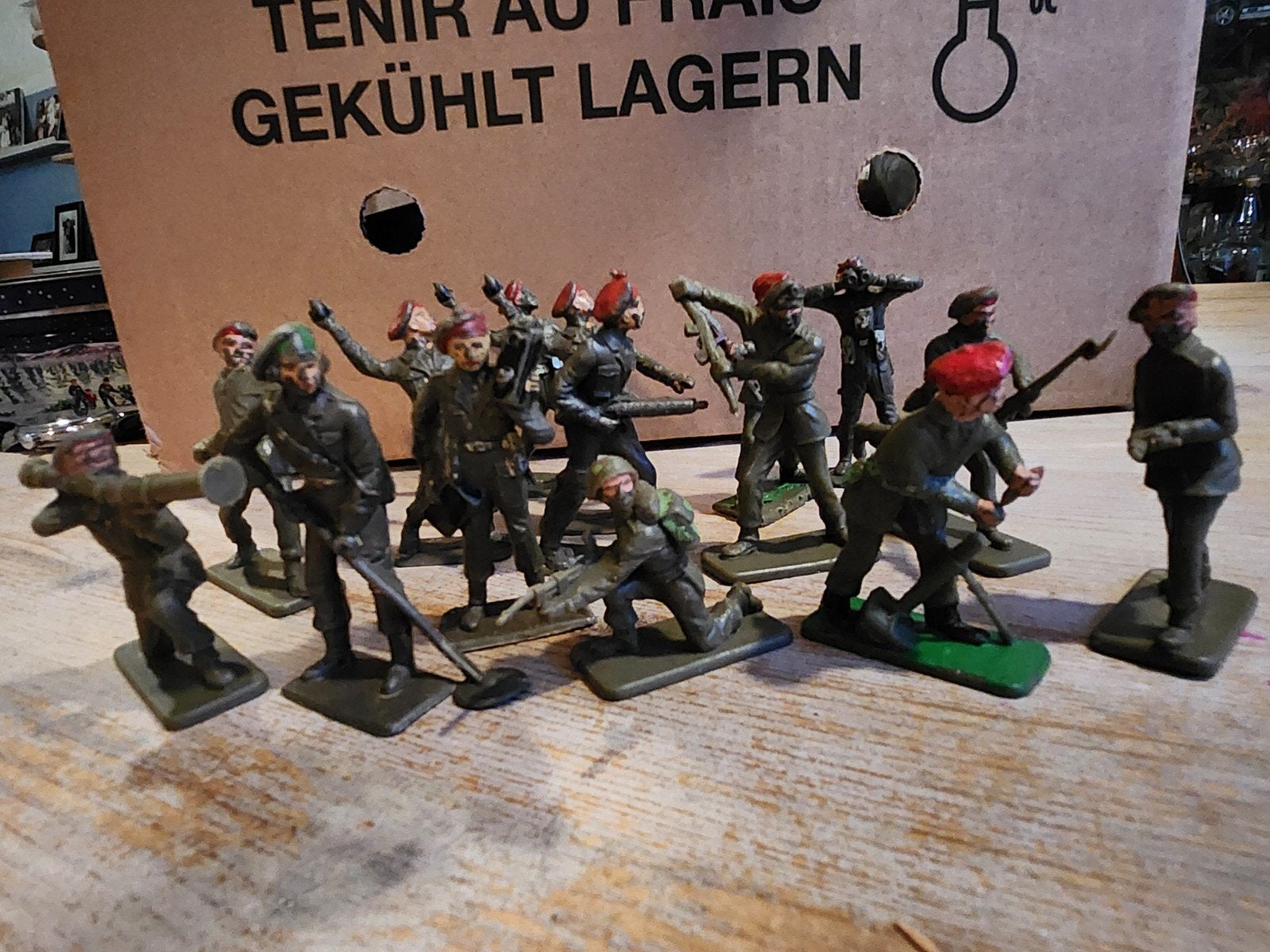 1960s WO II Crescent Toys geallieerde soldaten, Ophalen of Verzenden, Gebruikt