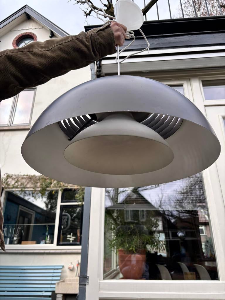 Vintage AJ Royal hanglamp van Arne Jacobson, Louis Poulsen, Huis en Inrichting, Lampen | Hanglampen, Ophalen of Verzenden, Zo goed als nieuw