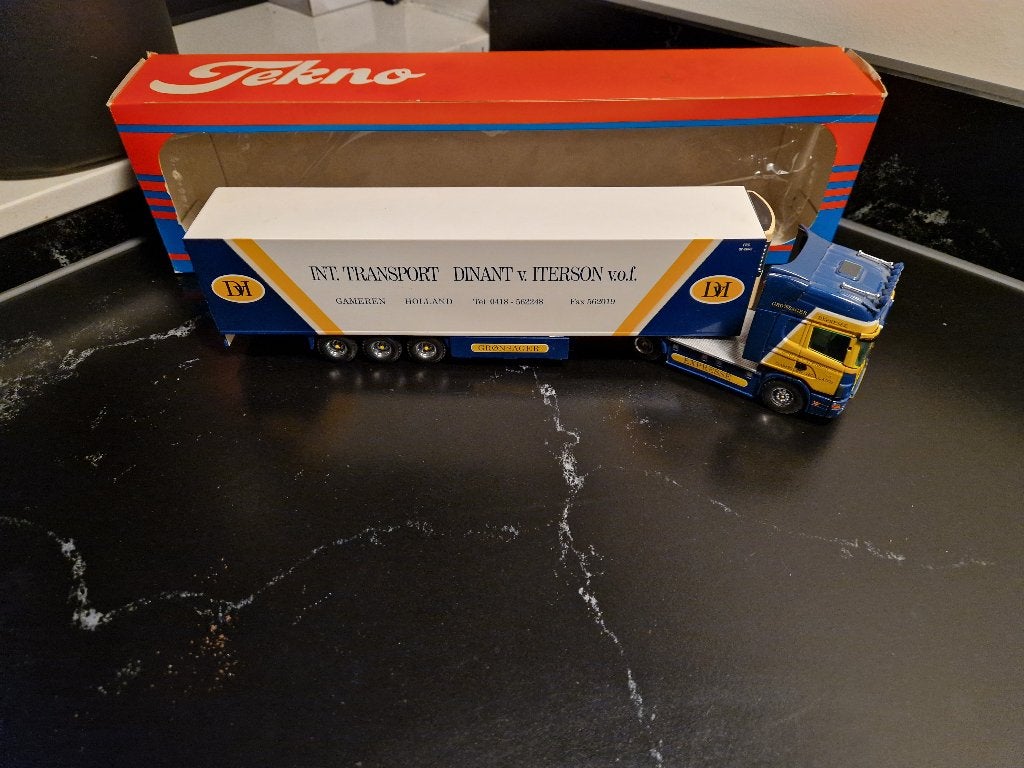 tekno, Hobby en Vrije tijd, Modelauto's | 1:50, Ophalen of Verzenden, Zo goed als nieuw, Bus of Vrachtwagen, Tekno