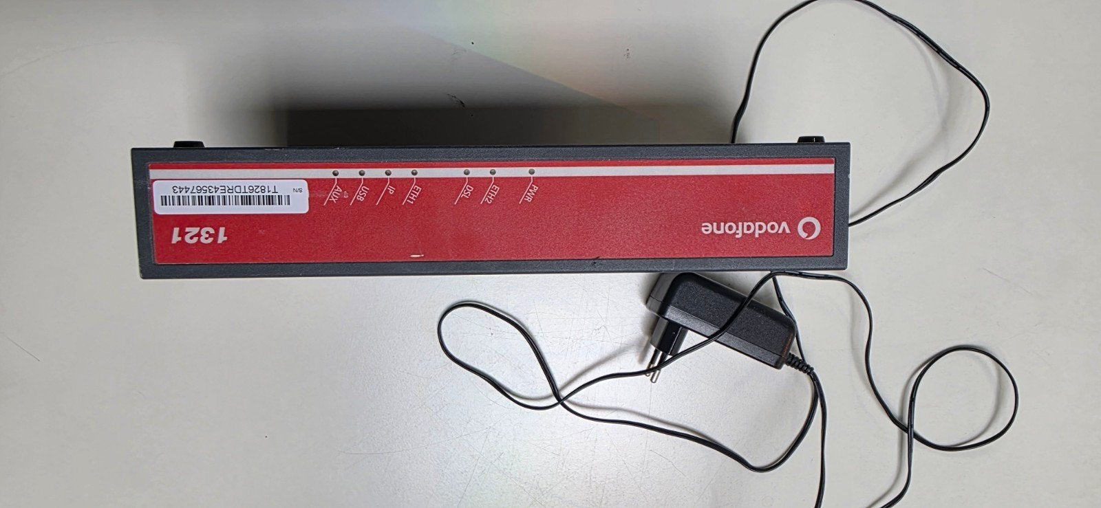Vodafone Router 1321 met adapter, Ophalen of Verzenden, Gebruikt, Router, Vodafone