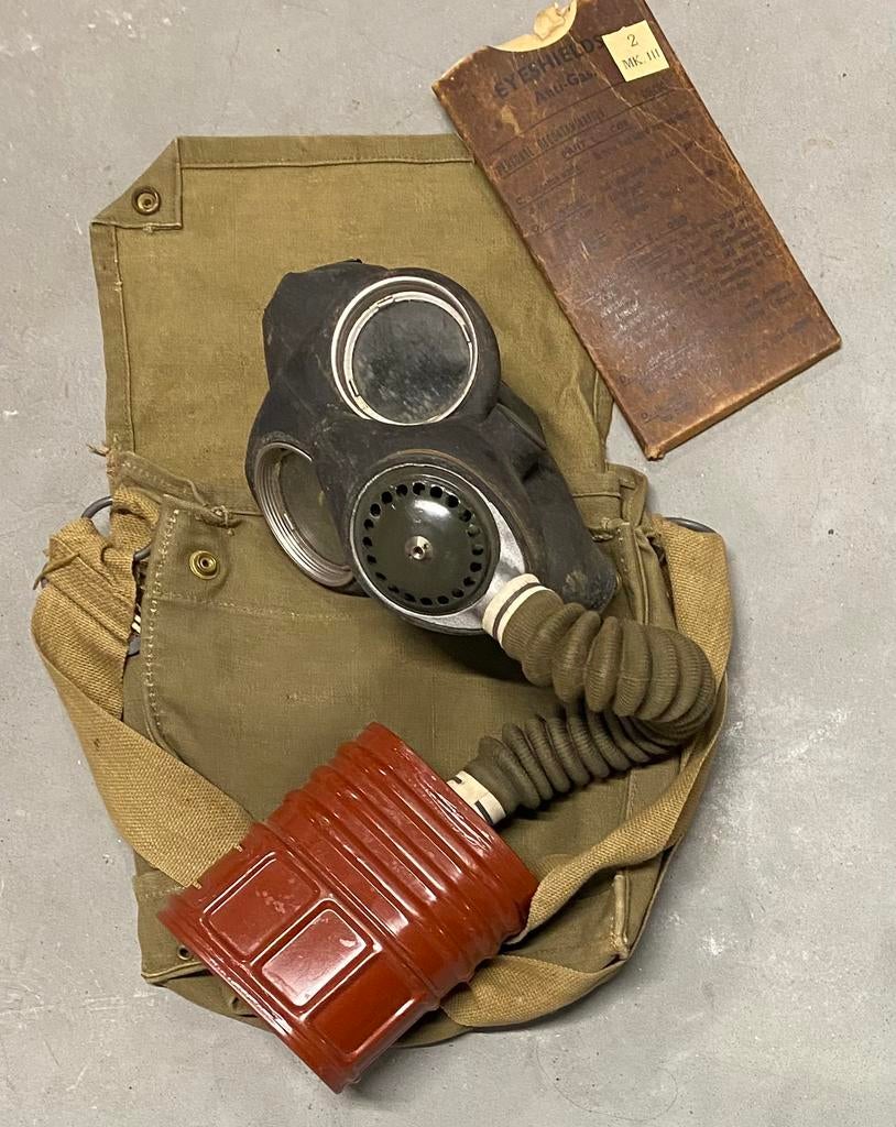 Brits gasmasker - 1940/1942 met bijbehorende haversack, Ophalen of Verzenden, Landmacht, Engeland