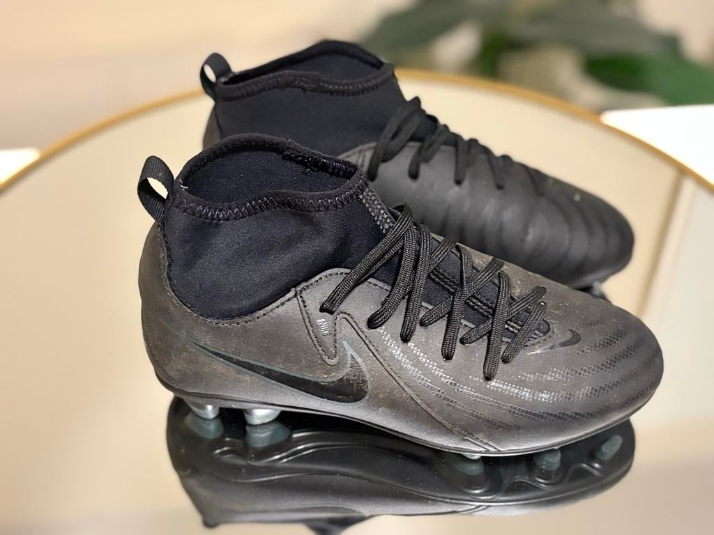 Zwarte Nike Phantom Luna voetbalschoenen, Ophalen, Gebruikt, Maat XS of kleiner, Schoenen