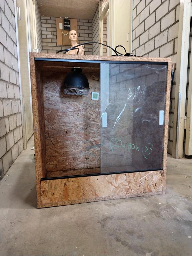 OBS terrarium met fitting en lampenkap, Dieren en Toebehoren, Reptielen en Amfibieën | Toebehoren, Ophalen, Zo goed als nieuw