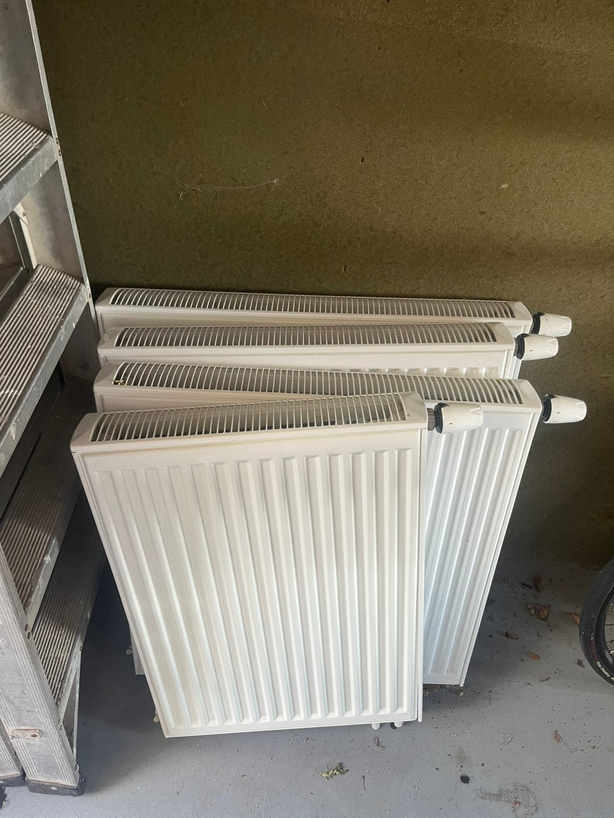Radiatoren, Ophalen, 30 tot 80 cm, Radiator, Zo goed als nieuw
