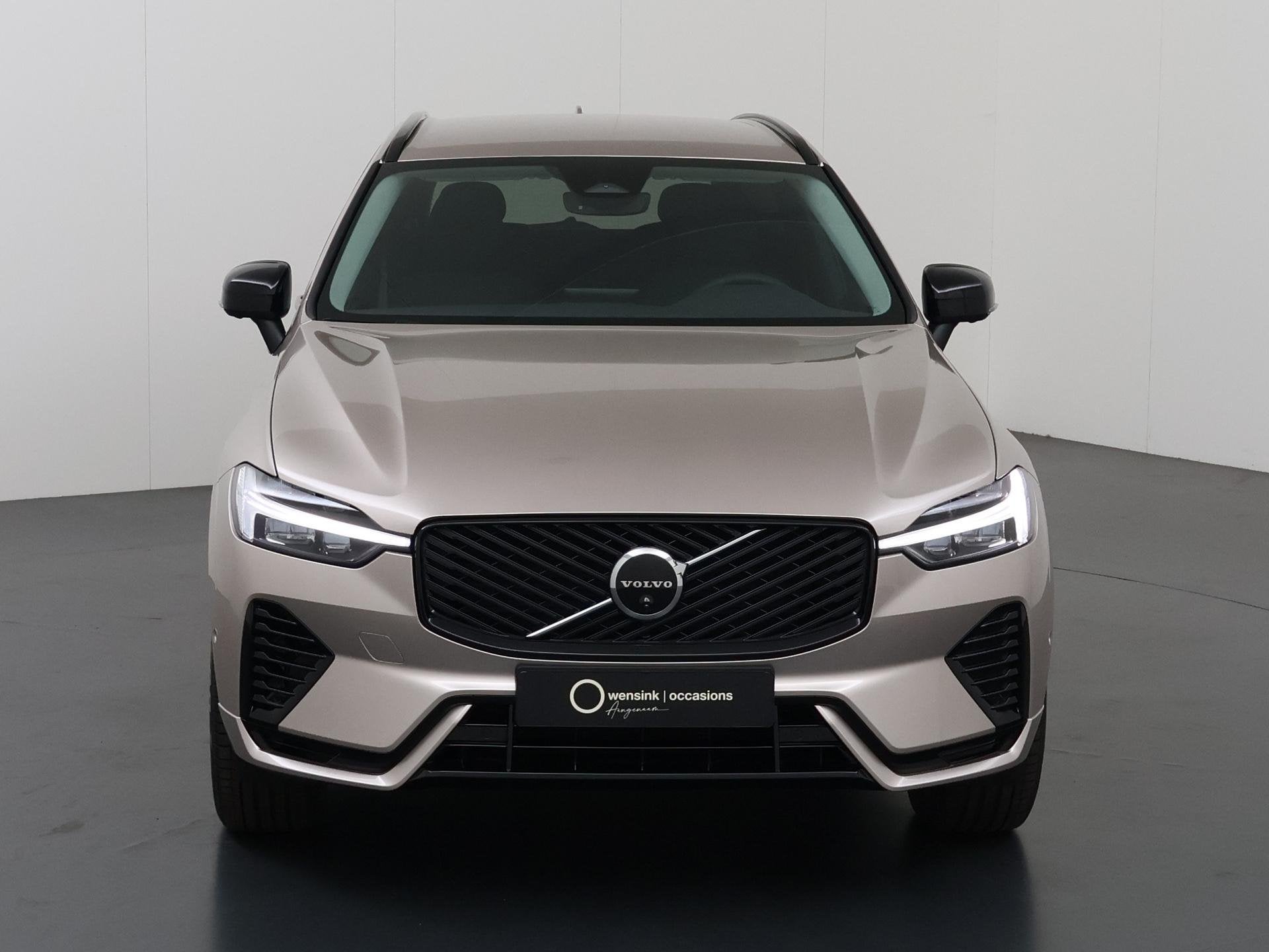 Volvo XC60 2.0 T8 Plug-in hybrid AWD Plus Dark | 456pk | Com, Dealer onderhouden, Gebruikt, Euro 6, 1969 cc