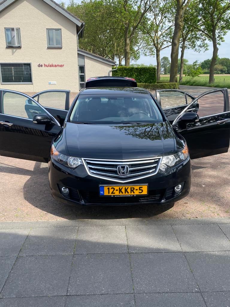 104.000 km Honda Accord 2.0 AUT 2010 Zwart full opties., Auto's, Honda, Zwart, Zwart, Origineel Nederlands, 75 €/maand