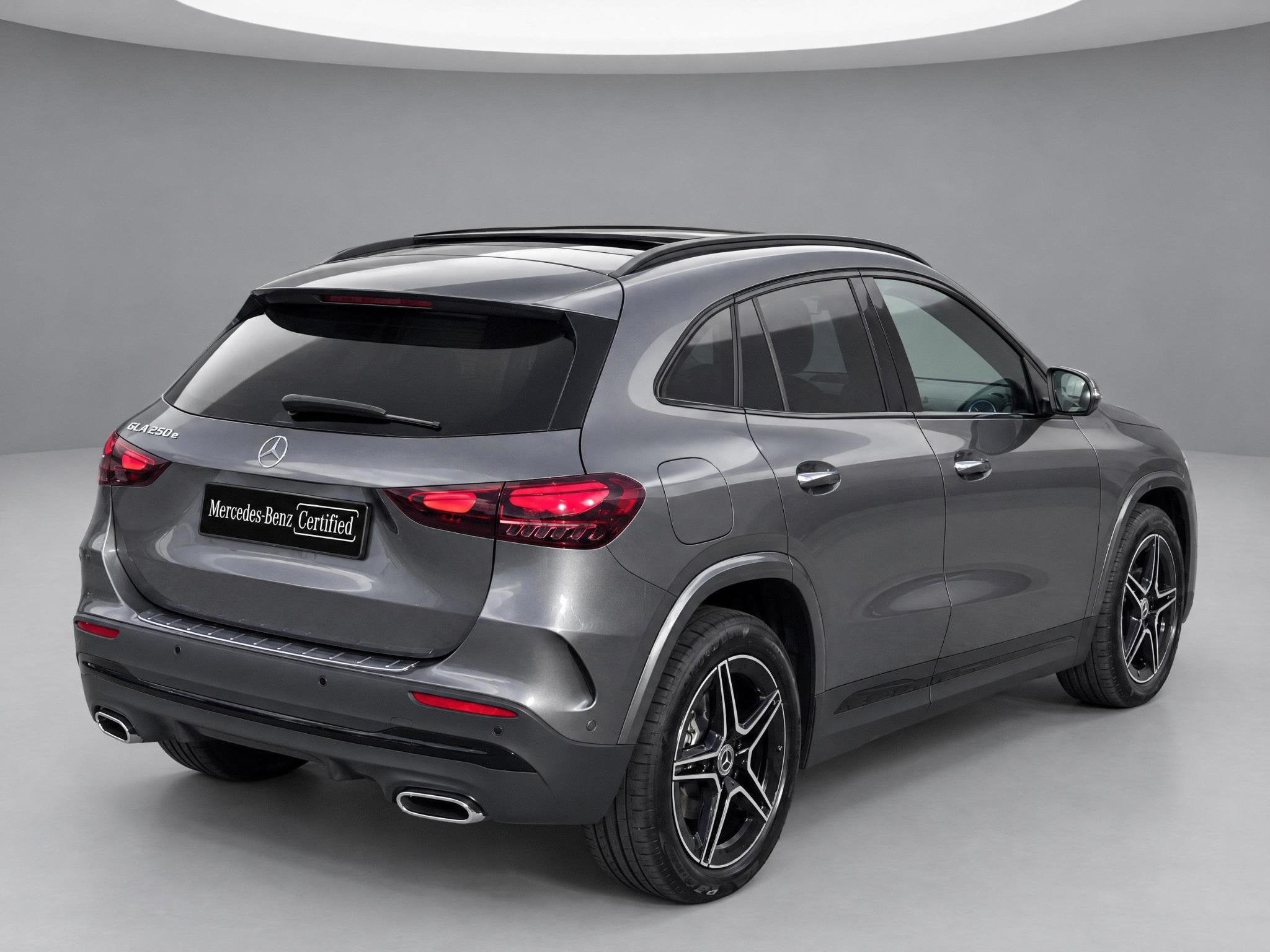 Mercedes-Benz GLA-klasse 250 e AMG Line | Trekhaak | Panoram, 4 cilinders, 16 kWh, Automatische klimaatregeling, Bedrijf