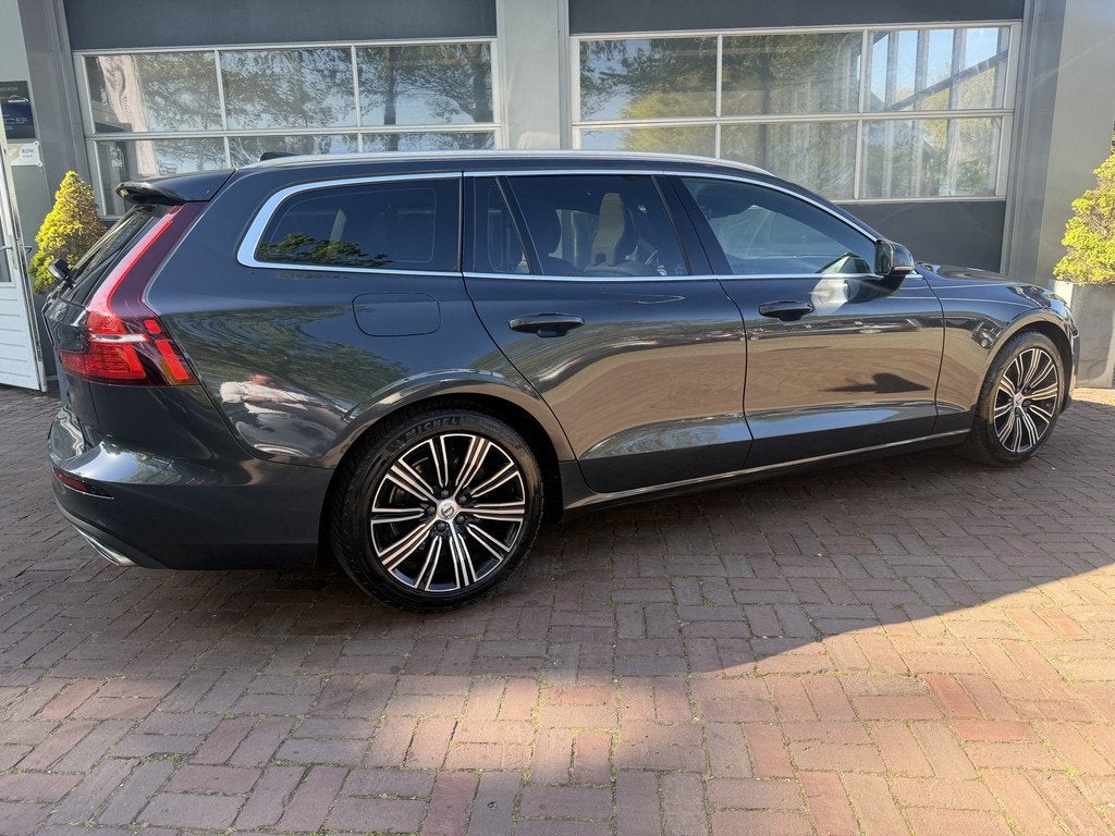 Volvo V60 2.0 D4 Inscription Leer,Panodak,18Inch,Trekhaak,Na, Auto's, Volvo, Gebruikt, Diesel, 22 km/l, 1639 kg